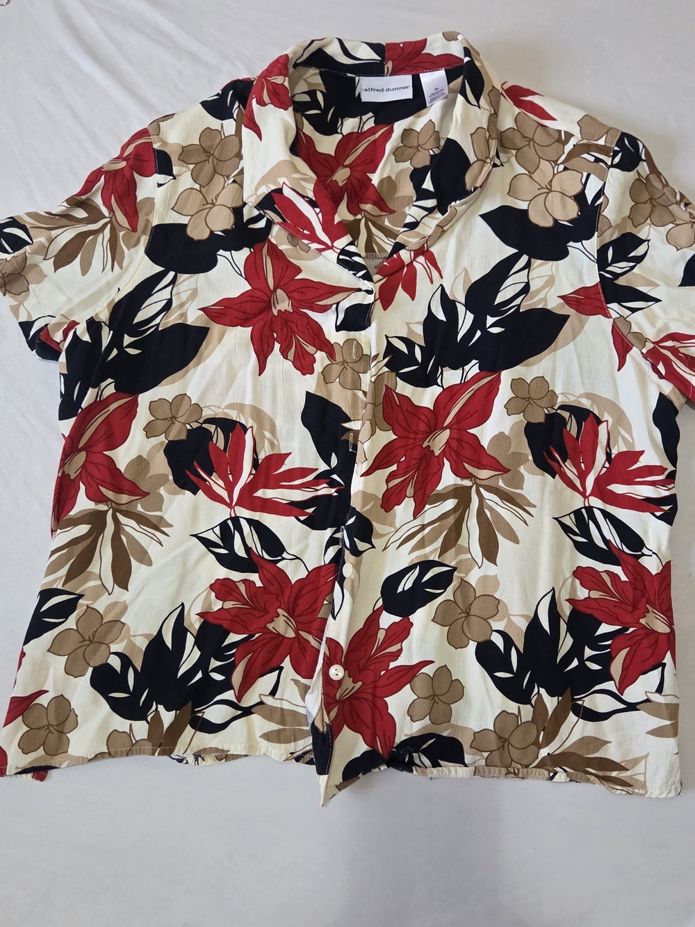 Alfred Dunner Cream Short-Sleeve Button-Up with Red Floral Print
